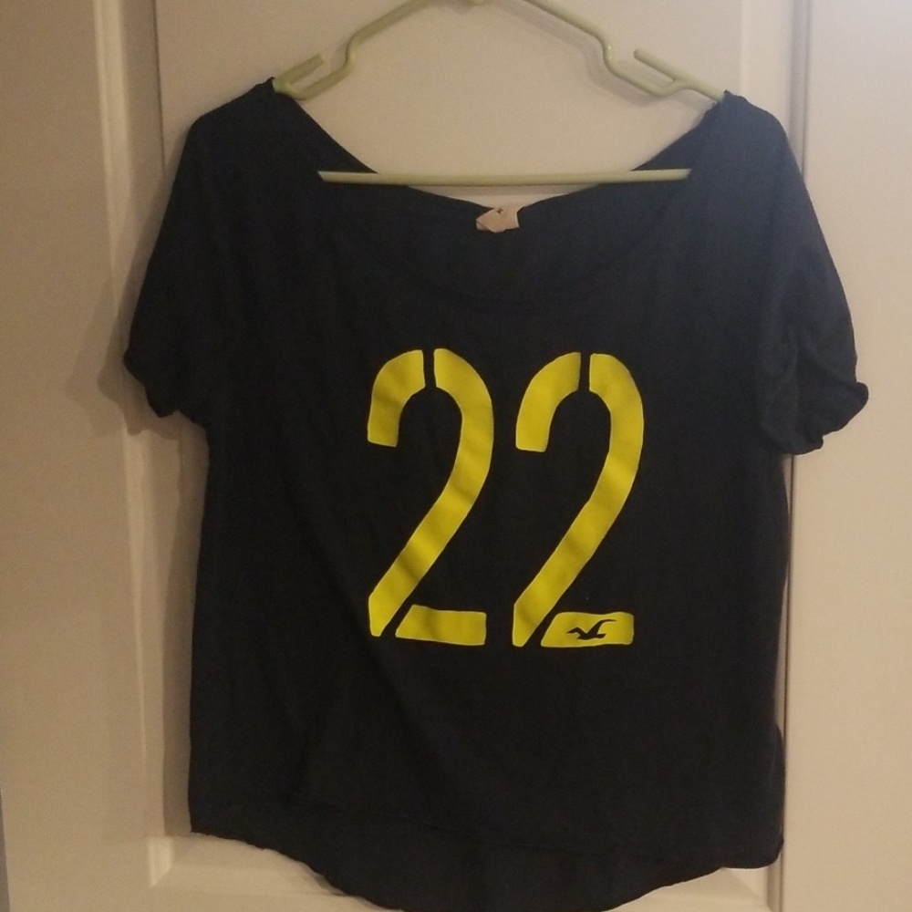 Hollister t-shirt